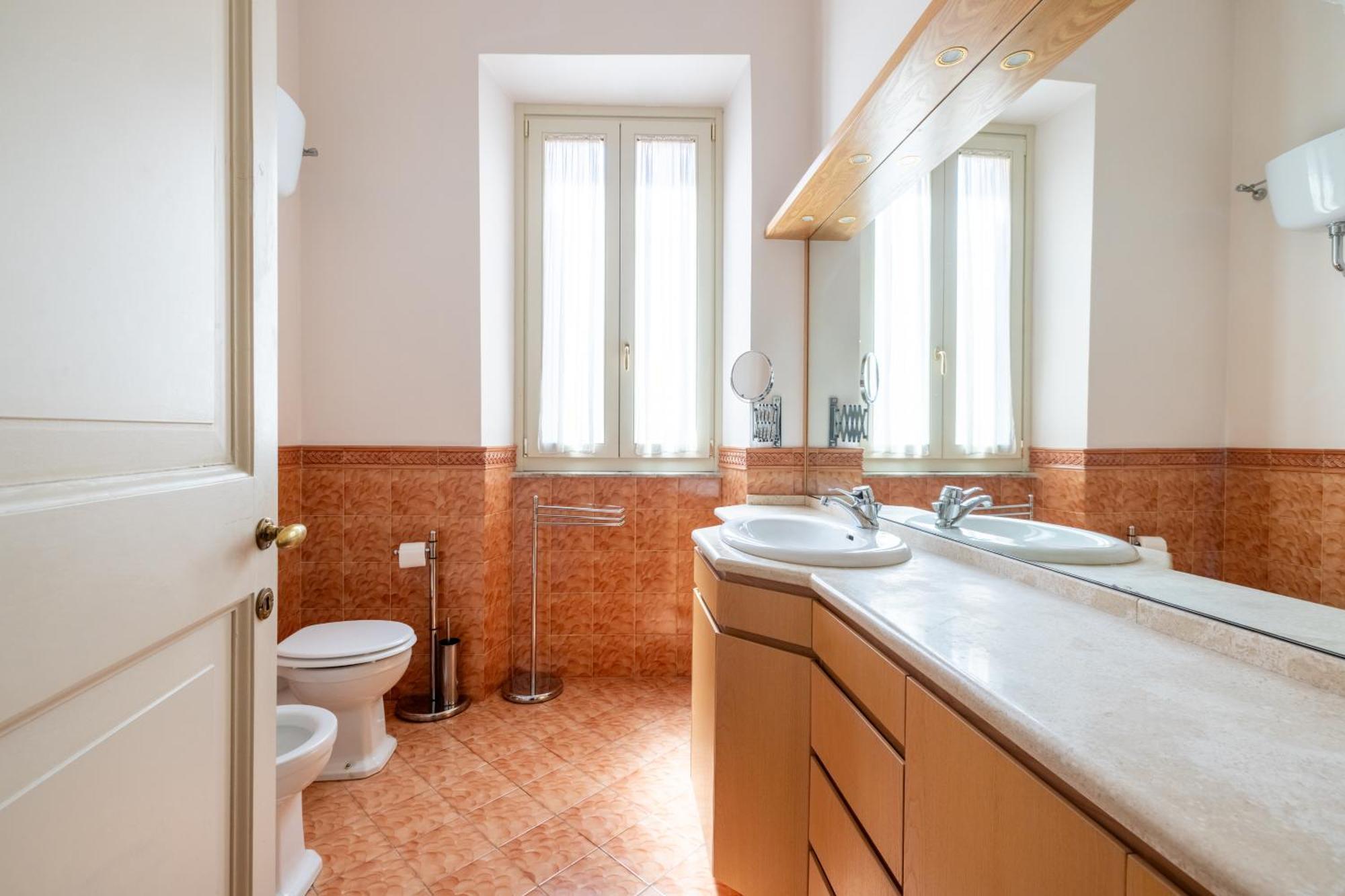 Charming Apartment At Spanish Steps, No Elevator Róma Kültér fotó